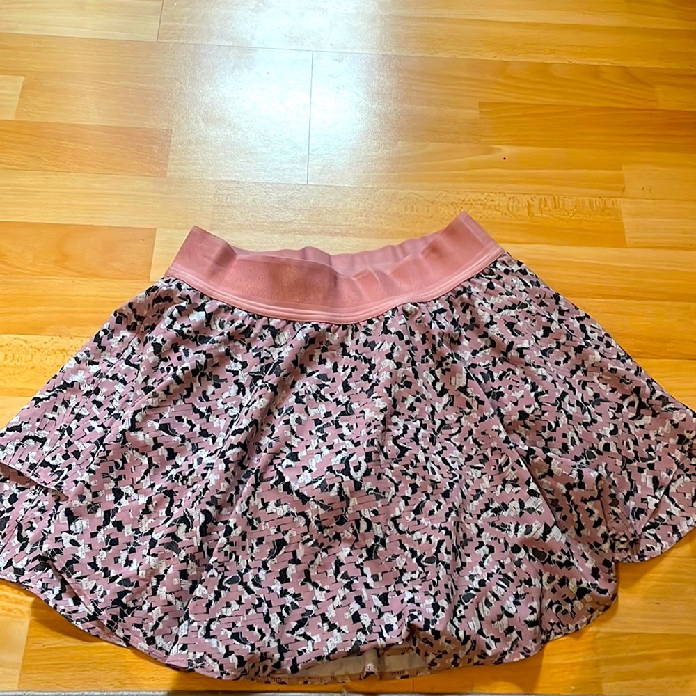Lululemon Flowy tennis skirt